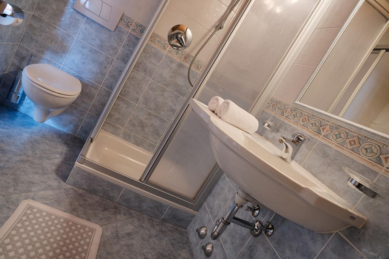 Schwarzer Adler Hotel 2*